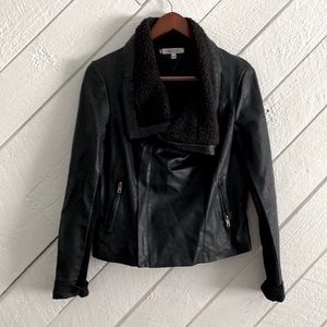 Jennifer Lopez black Jacket with Fur